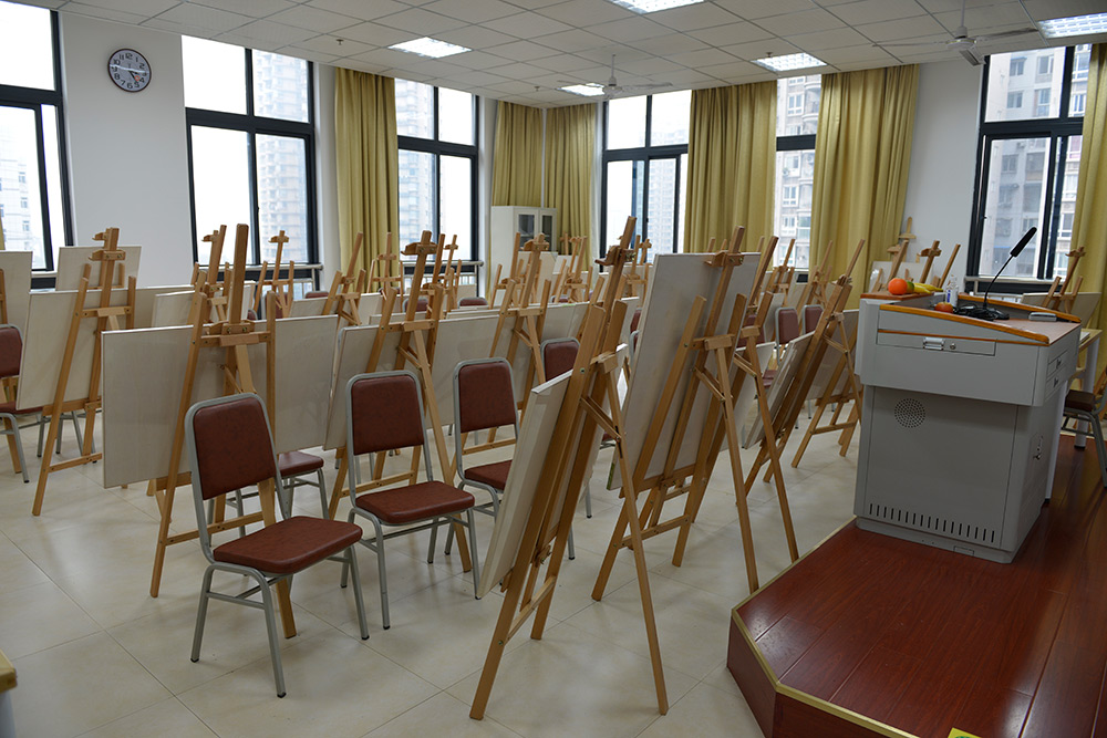 重庆市老年大学素描教室